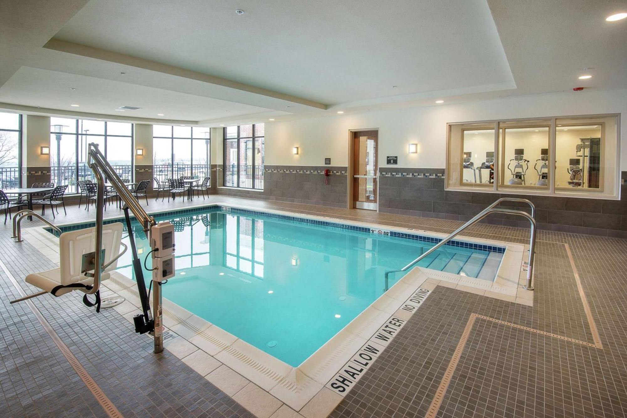 Hilton Garden Inn Pittsburgh Airport South-Robinson Mall Robinson Township Buitenkant foto